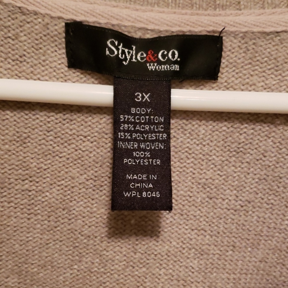 Beige sweater w/detailed side knit andshar… - Picture 3 of 4